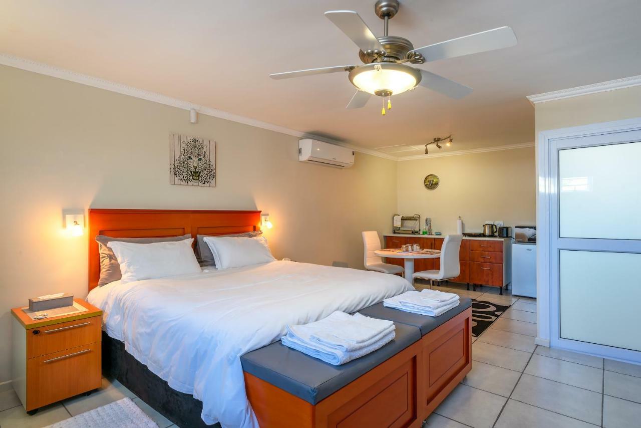 Pro Moni'S Guesthouse Muizenberg Ngoại thất bức ảnh