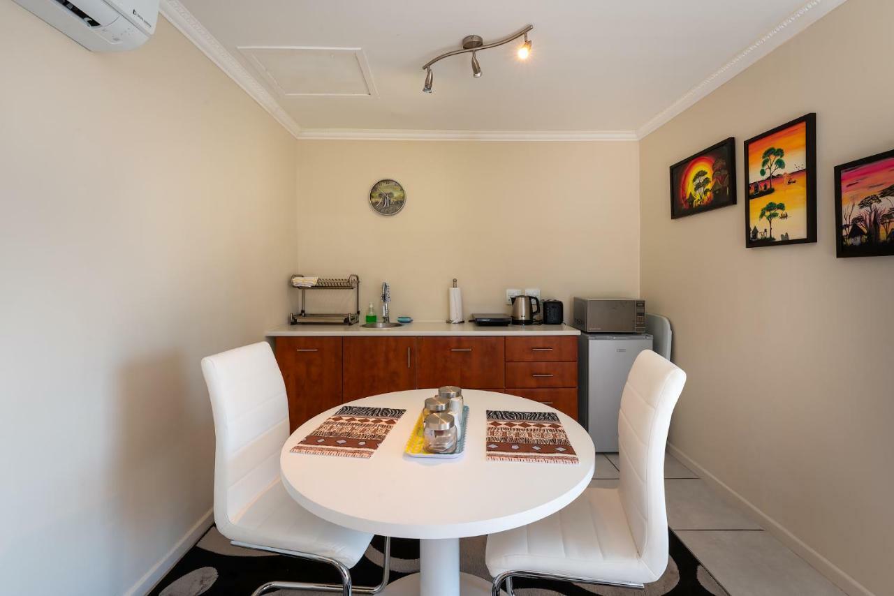 Pro Moni'S Guesthouse Muizenberg Ngoại thất bức ảnh