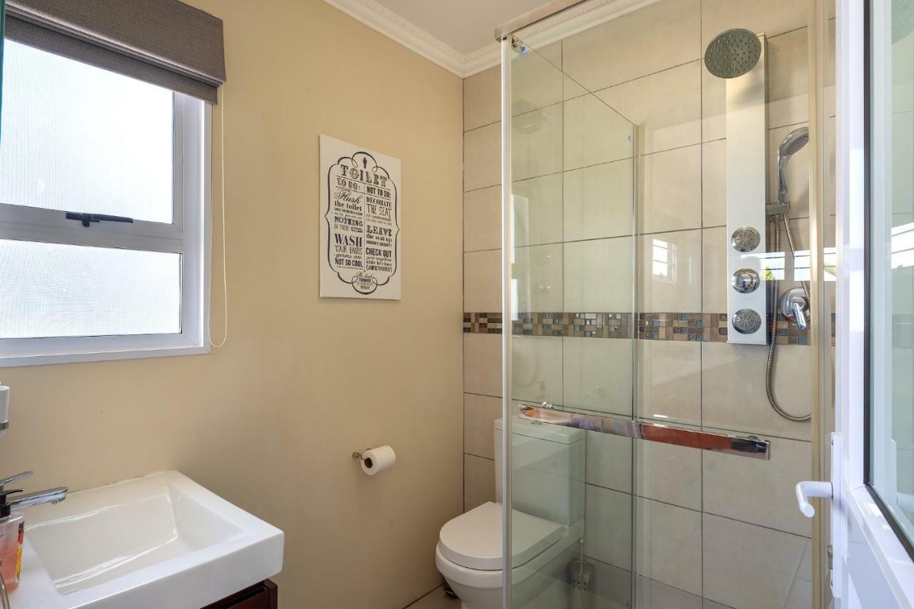 Pro Moni'S Guesthouse Muizenberg Ngoại thất bức ảnh